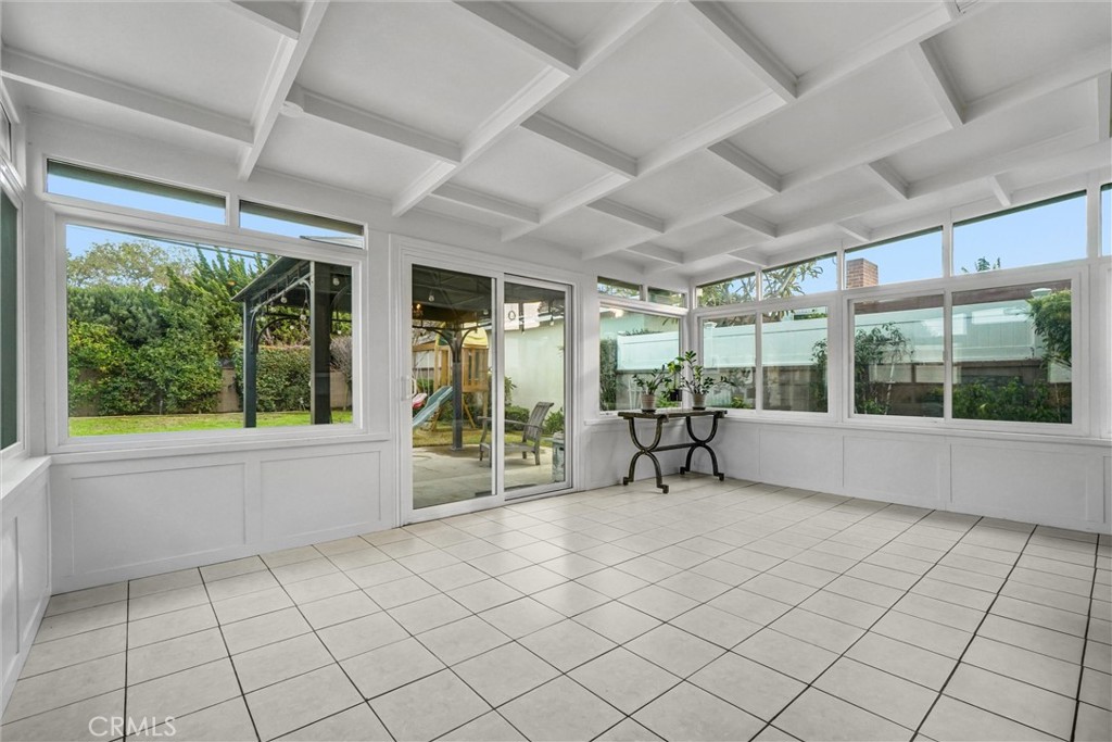 Los Altos/North of Fwy (LNF) - Residential Lease