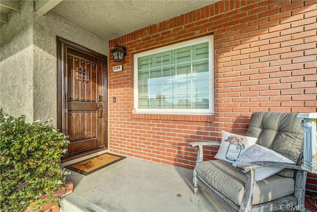 Los Altos/North of Fwy (LNF) - Residential Lease