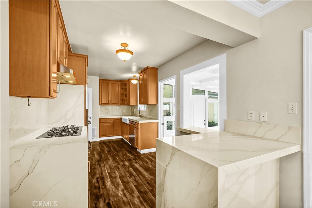 Los Altos/North of Fwy (LNF) - Residential Lease