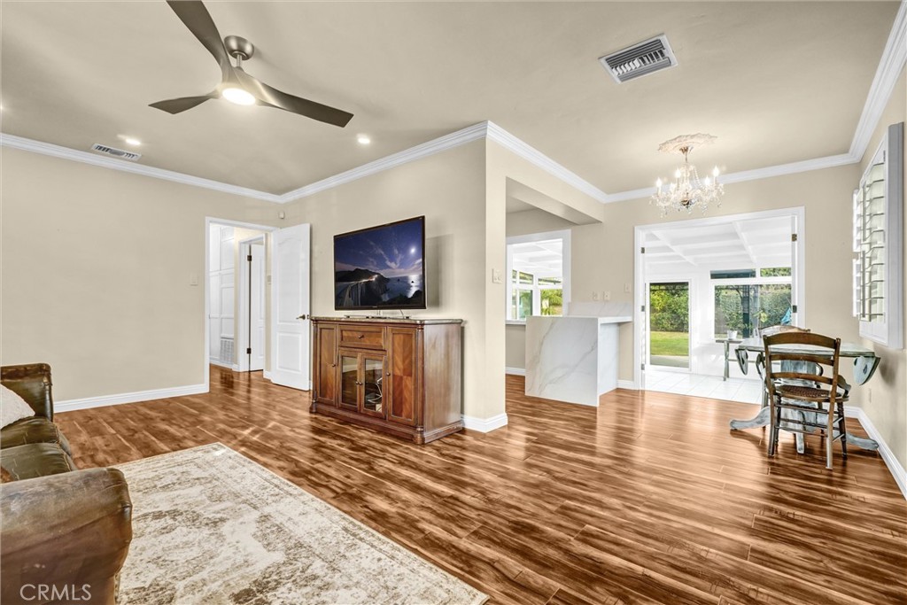 Los Altos/North of Fwy (LNF) - Residential Lease