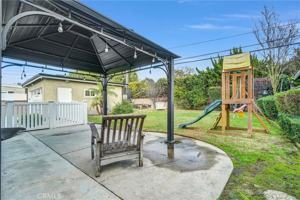 Los Altos/North of Fwy (LNF) - Residential Lease