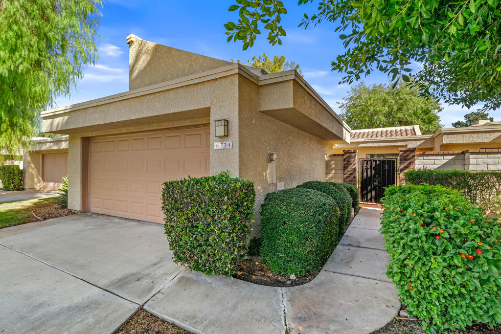 6724 Greenwood Circle