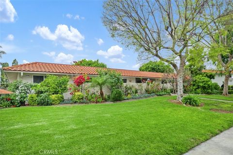 2319 Via Puerta O Laguna Woods CA 92637