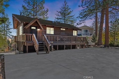 Photo of 5243 Desert View Dr, Wrightwood, CA 92397 (MLS # HD26082419)