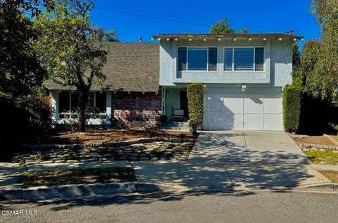 Photo of 91 Albion Place, Newbury Park, CA 91320 (MLS # 226003130)