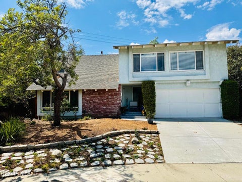 Photo of 91 Albion Place, Newbury Park, CA 91320 (MLS # 226003130)
