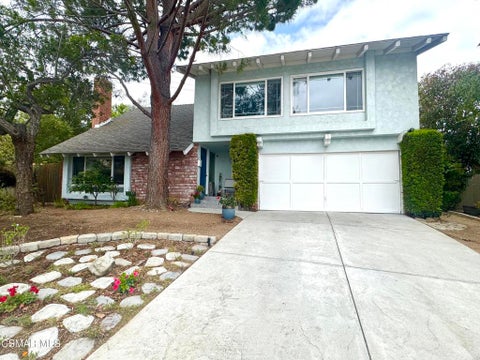 Photo of 91 Albion Place, Thousand Oaks, CA 91320 (MLS # 226003130)