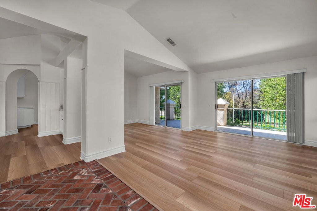 455 Kennerick Lane
