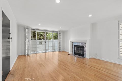 Photo of 4217 Whitsett Avenue #1, Studio City, CA 91604 (MLS # SR26137258)