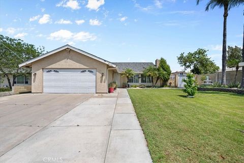 Photo of 395 S Tamarisk Ave AVE, Rialto, CA 92376 (MLS # IG26099754)