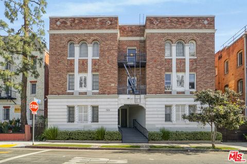 Photo of 124 N Westmoreland Avenue, Los Angeles, CA 90004 (MLS # 26648425)