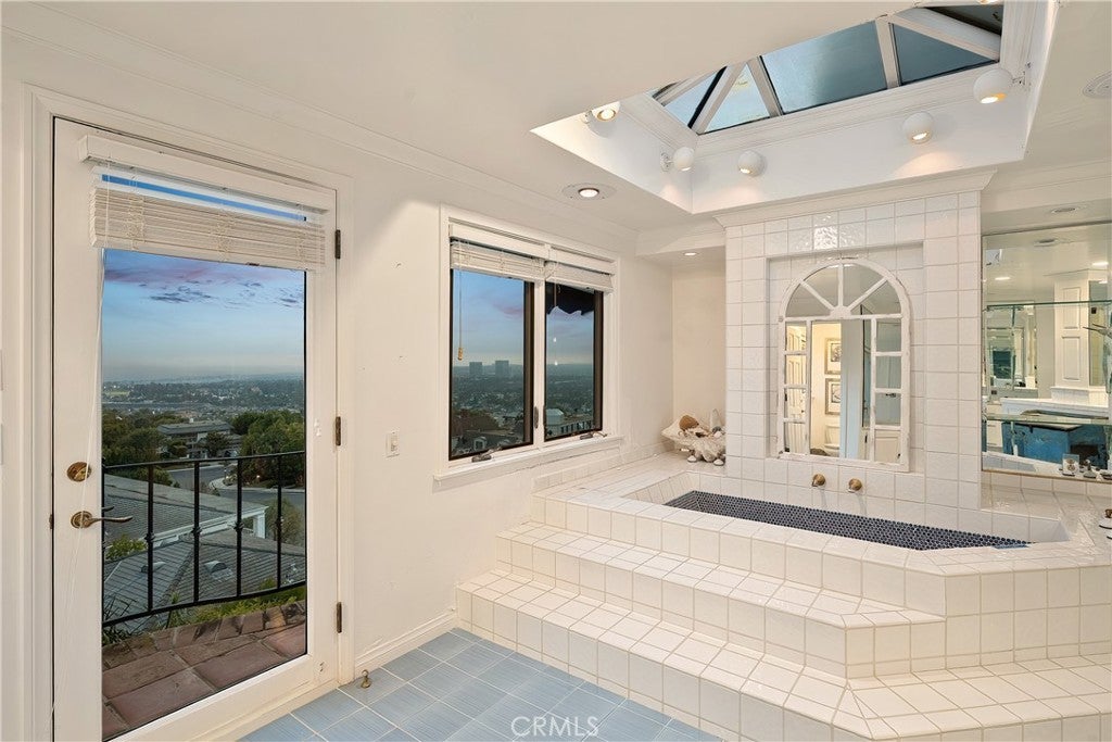 21 Ridgeline Drive, Newport Beach CA 92660 - Photo 12