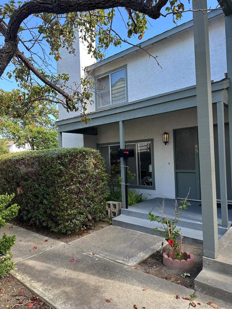 Welcome to this beautiful 3-bedroom2.5-bath home located in the community of Winston Square. Formal living room with fireplace, open concept floor plan. located next to the clubhouse and family pools, offers amazing amenities to include walking trails. This townhome offers great schools and easy to get to the 101 freeway, shopping, restaurants and parks. Low HOA !!