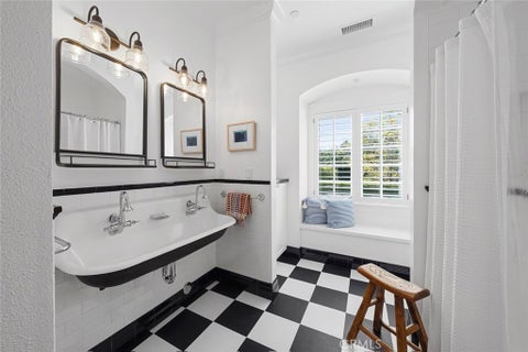 Tiny photo for 111 Twin Ridge, San Luis Obispo, CA 93405 (MLS # NS26138344)