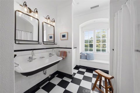 Tiny photo for 111 Twin Ridge, San Luis Obispo, CA 93405 (MLS # NS26138344)