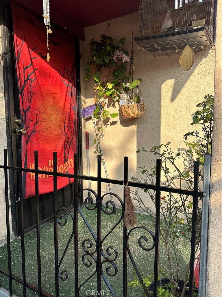 731 W 54th