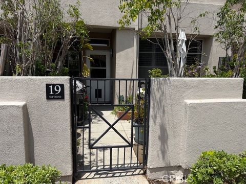 19 Softwind Aliso Viejo CA 92656