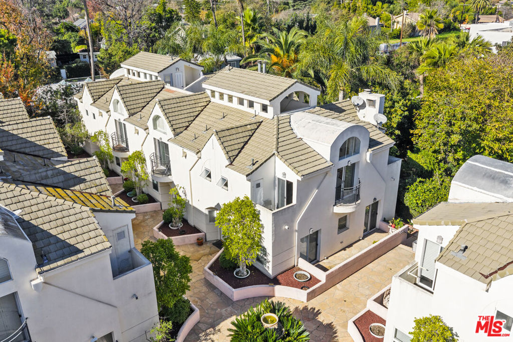 5107 Coldwater Canyon Avenue 13