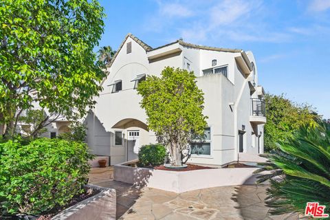 5107 Coldwater Canyon Avenue 13 Sherman Oaks CA 91423