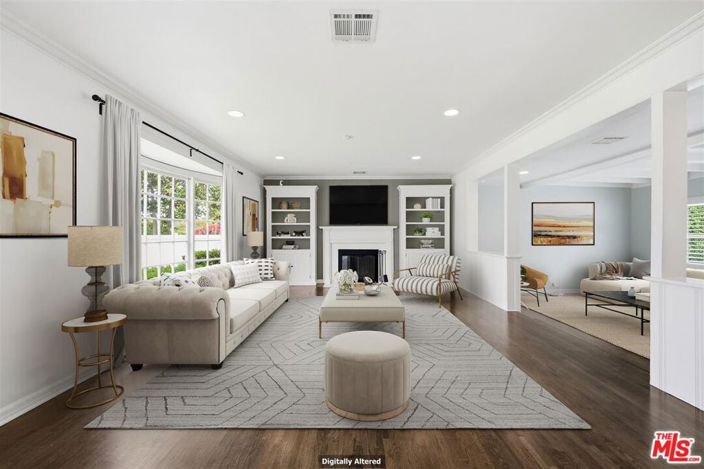 Photo of 4954 Mammoth Avenue, Sherman Oaks, CA 91423 (MLS # 26855921)