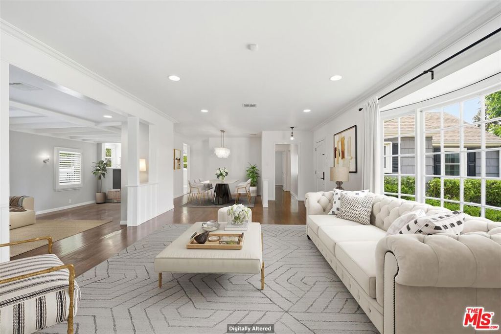 Photo of 4954 Mammoth Avenue, Sherman Oaks, CA 91423 (MLS # 26855921)