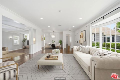 Photo of 4954 Mammoth Avenue, Sherman Oaks, CA 91423 (MLS # 26855921)