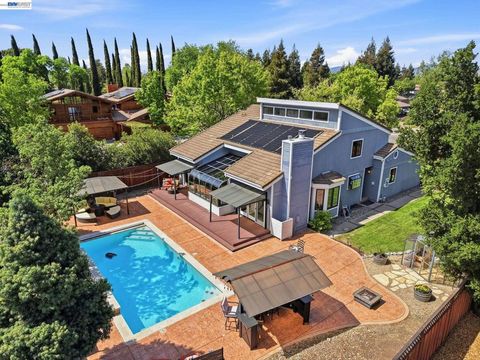 Photo of 1312 Pegan Cmn, Livermore, CA 94550 (MLS # 41129847)