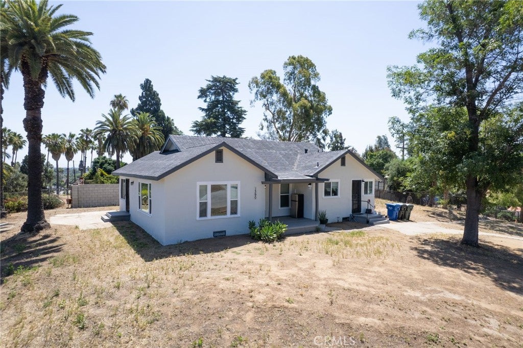 1390 Prospect