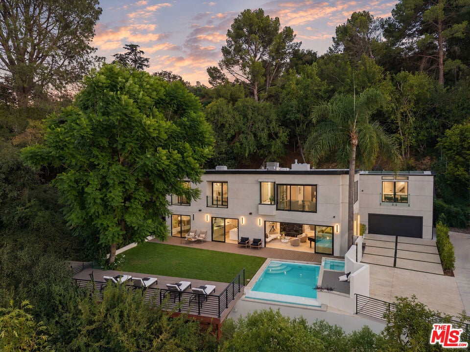 Photo of 3208 Oakley Drive, Los Angeles, CA 90068 (MLS # 26102738)
