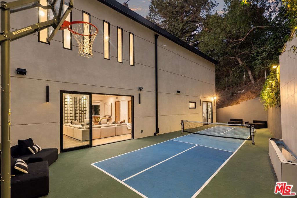 3208 Oakley Drive