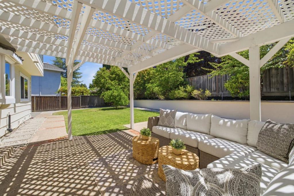 6635 Barnsdale Court