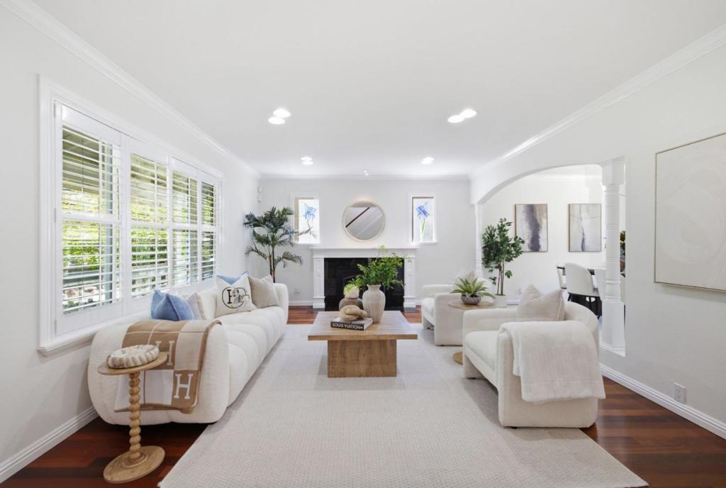 6635 Barnsdale Court
