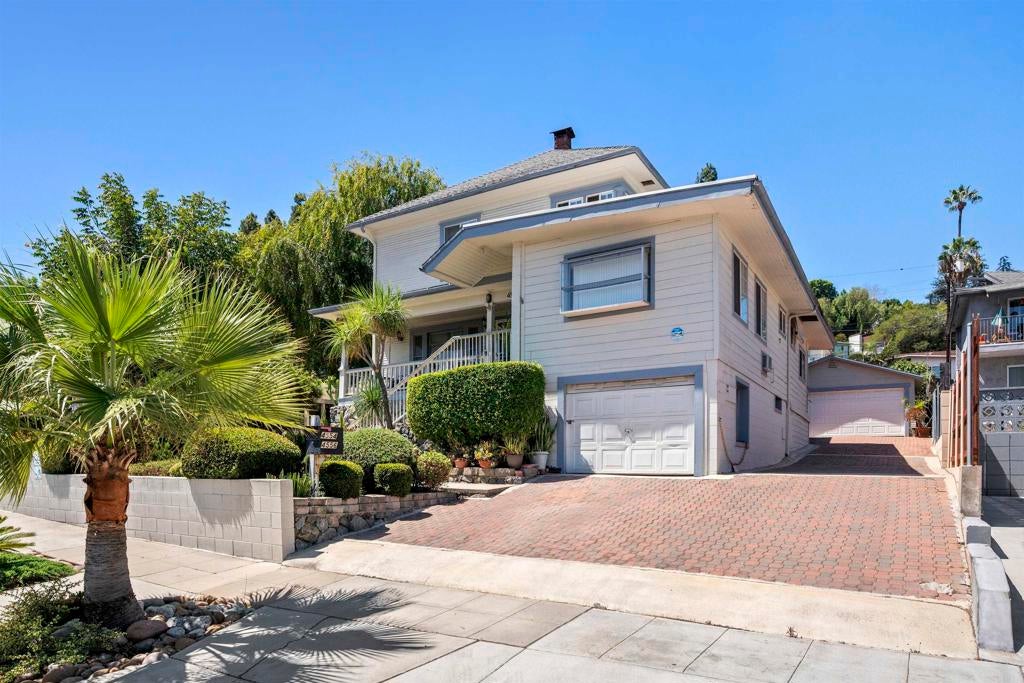 4554 Date Avenue