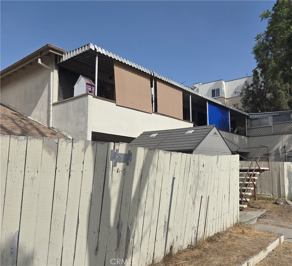 12401 Archwood Street 1-5