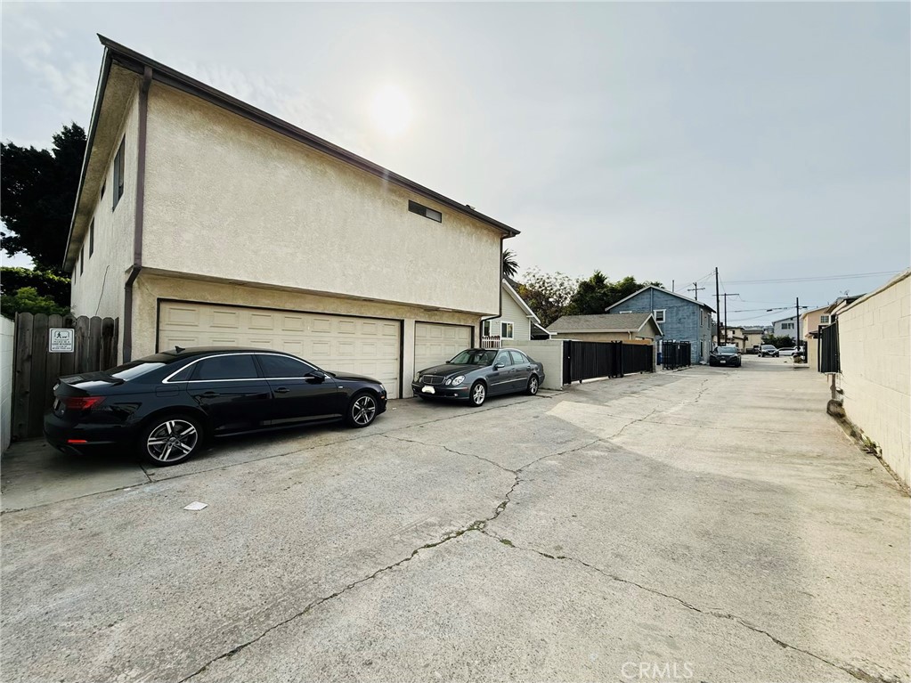 364 W 15th