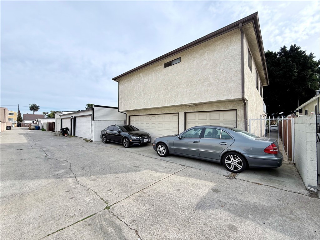 364 W 15th