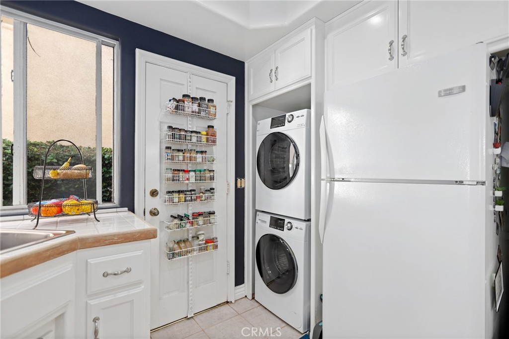 Corona del Mar South of PCH (CDMS) - Residential