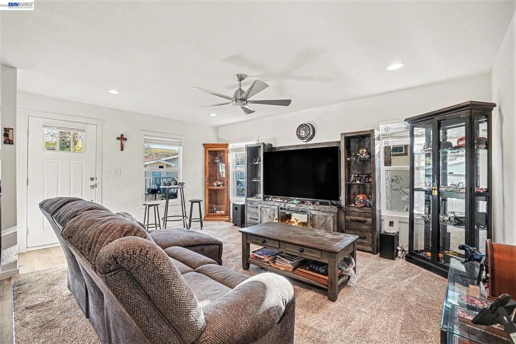 16711 Marsh Creek Rd