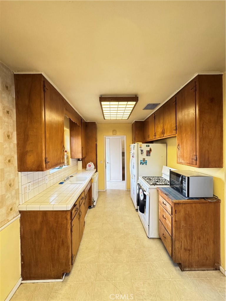 300 S 1st Avenue