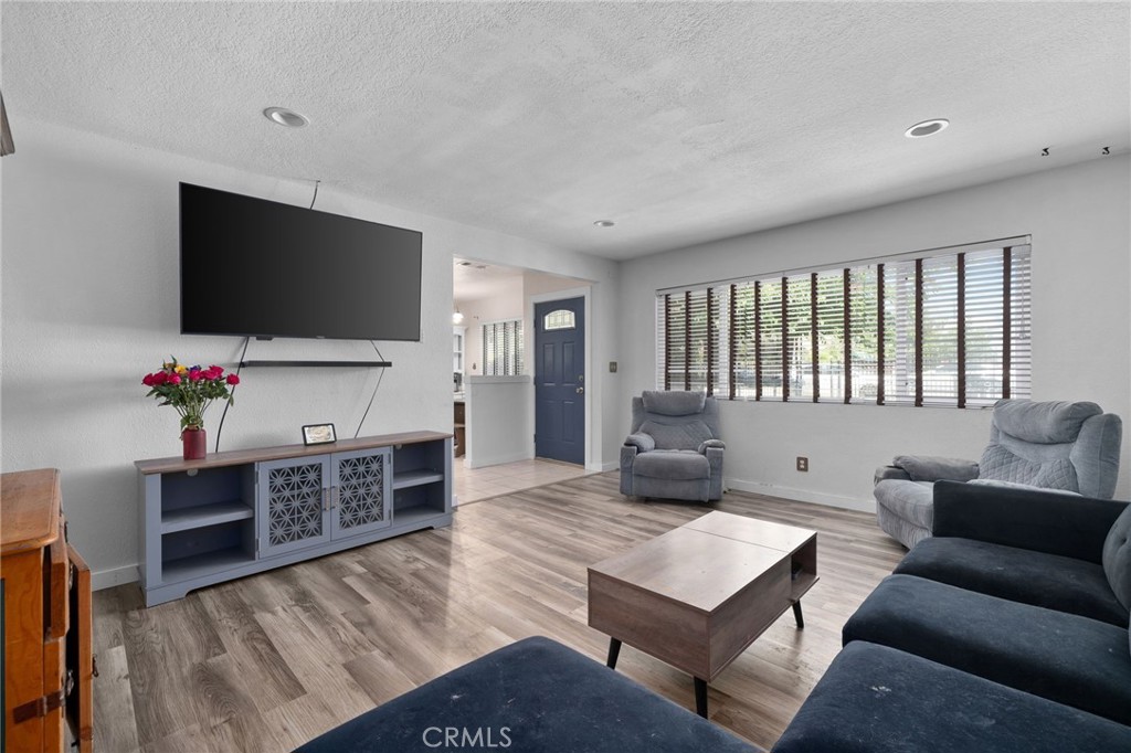7516 Valaria Drive