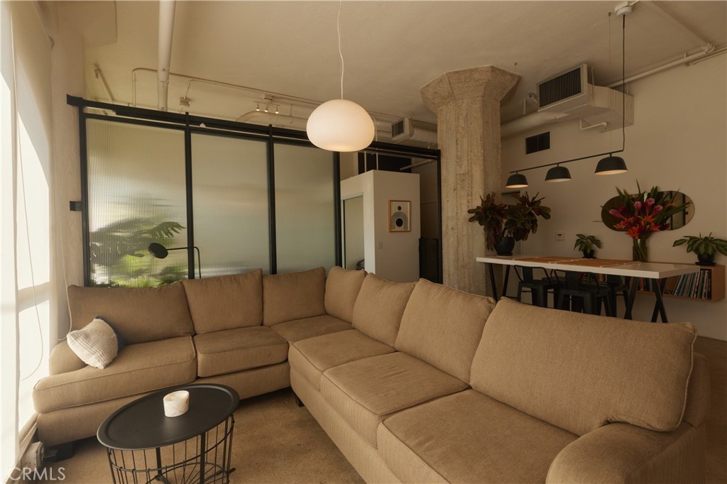 315 E 8th Street 205