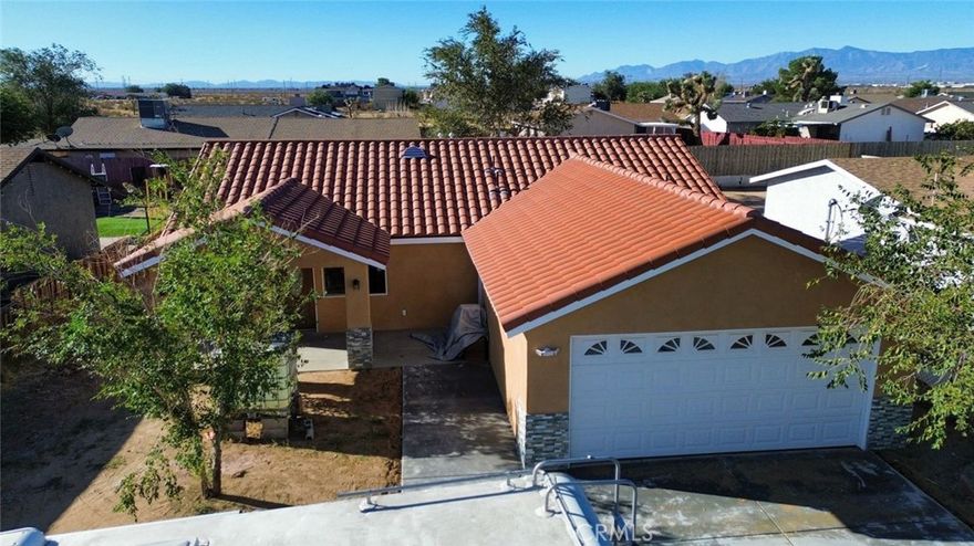 BRAND NEW CONSTRUCTION!!!  3 BEDROOMS, 2 FULL BATHROOMS HOME. ENJOY 1086 SF. OF MODERN LIVING SPACE, 7800SF LOT,  2 CAR ATTACHED GARAGE, OPEN FLOOR PLAN, NO HOA,  STYLISH FINISHES AND PAID-OFF SOLAR FOR ENERGY SAVINGS. MOVE-IN-READY AND BULT FOR TODAY'S LIFESTYLE!!
