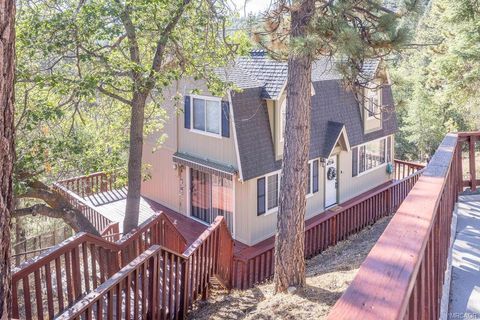 Photo of 1234 Bruin Trail, Fawnskin, CA 92333 (MLS # 219149708DA)