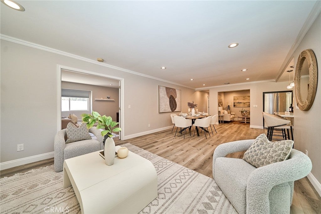 21725 Lost River