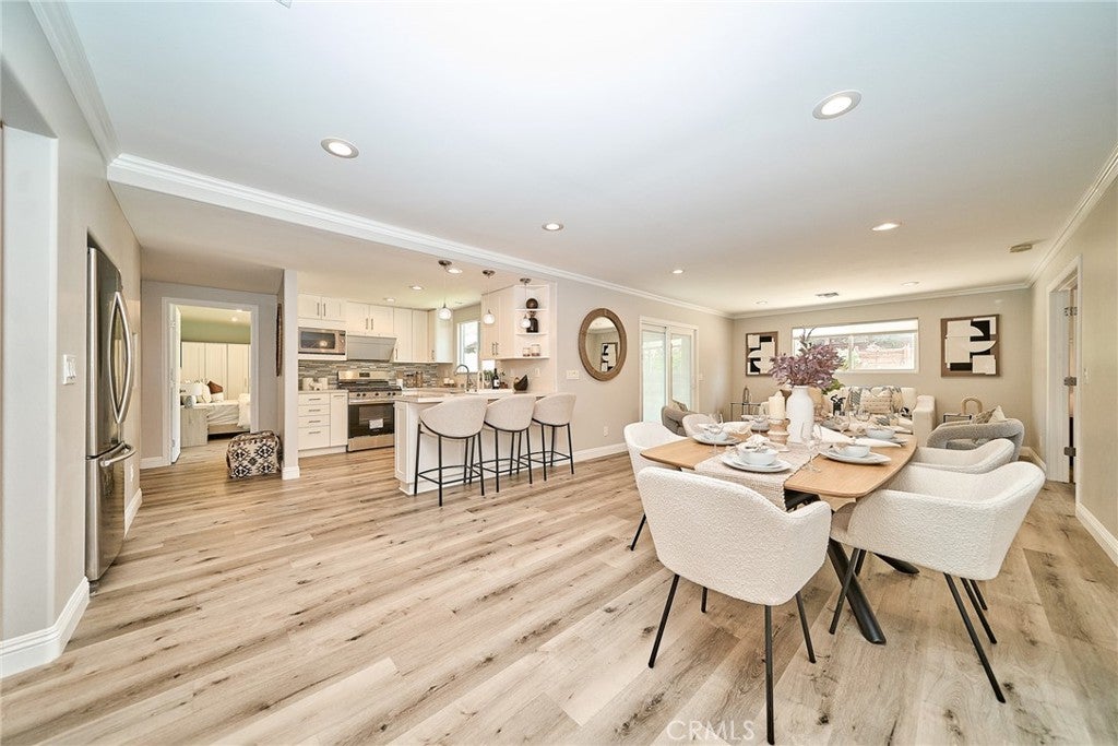 21725 Lost River