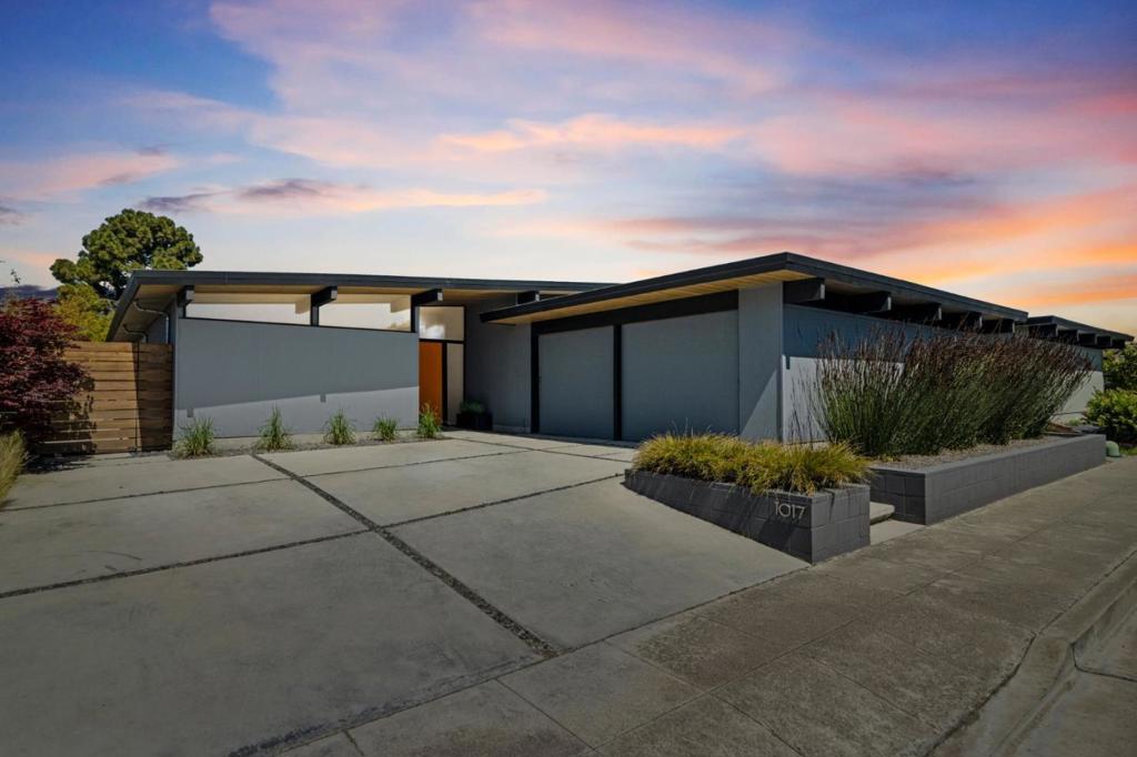 1017 Egret Street