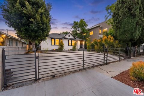 Photo of 408 N La Fayette Park Place, Los Angeles, CA 90026 (MLS # 26831055)