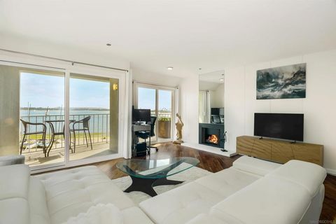 Photo of 1251 Parker Pl Pl #2N, San Diego, CA 92109 (MLS # 260003727SD)