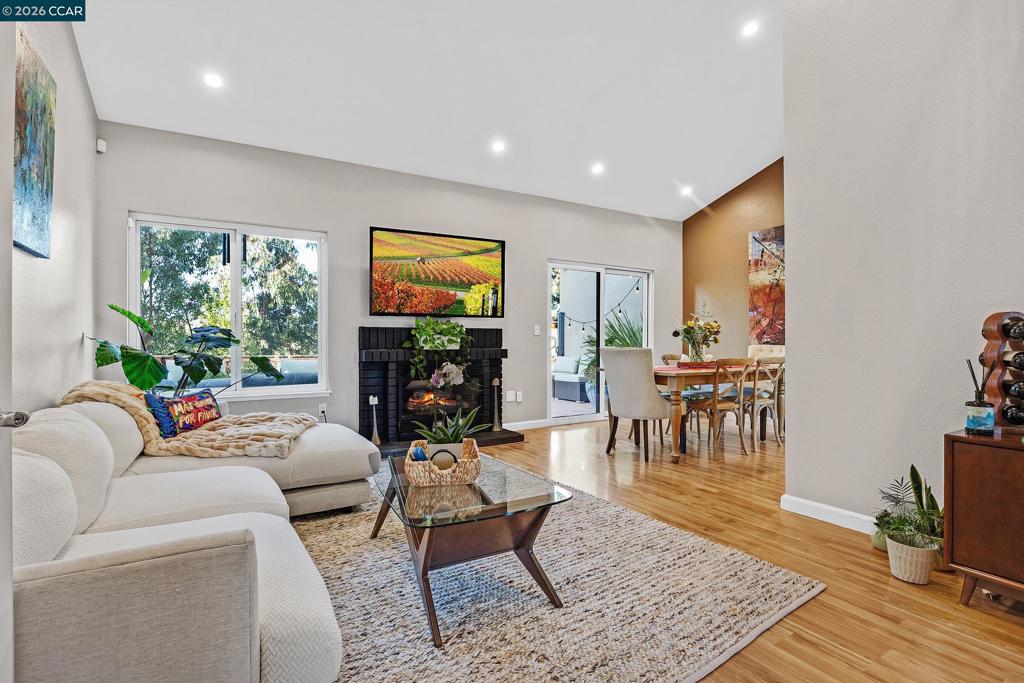 35 Sapphire Ct CT