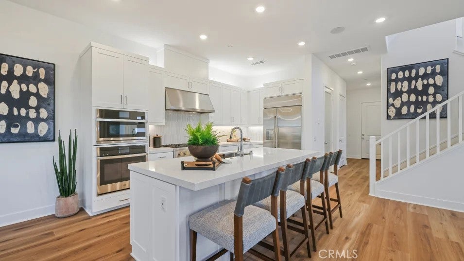 1525 Snowberry Place